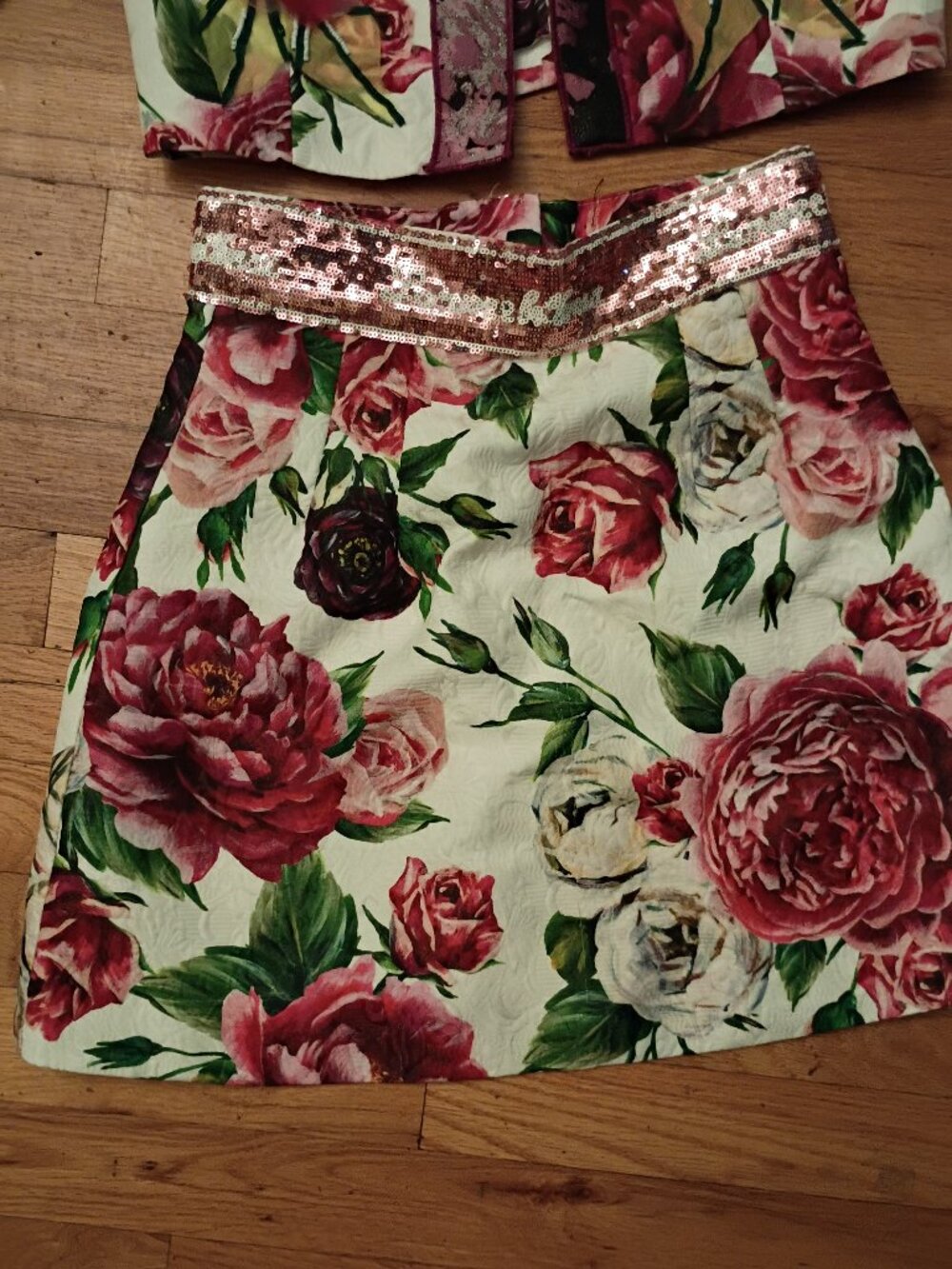Dolce&Gabbana brocade sequined embellished rose floral cropped jacket skirt set - Picture 6 of 13